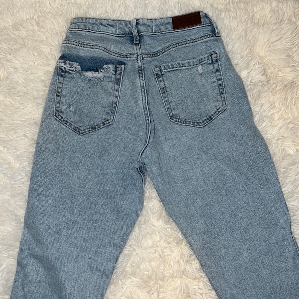 Hollister curvy high-rise mom jean (sz 0L)